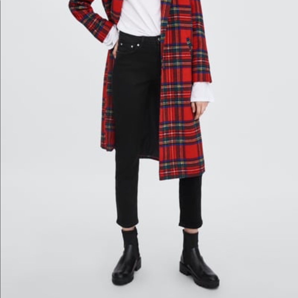Slim mid-rise jeans